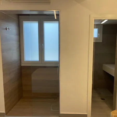 Faskomilo Paros * Naousa