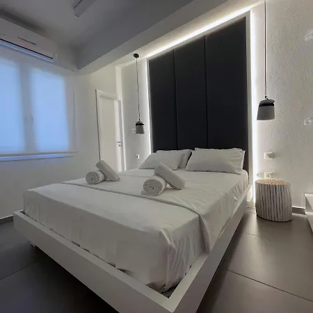 Faskomilo Paros * Naousa (Paros)