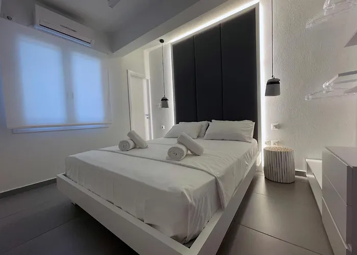 Faskomilo Paros * Науса