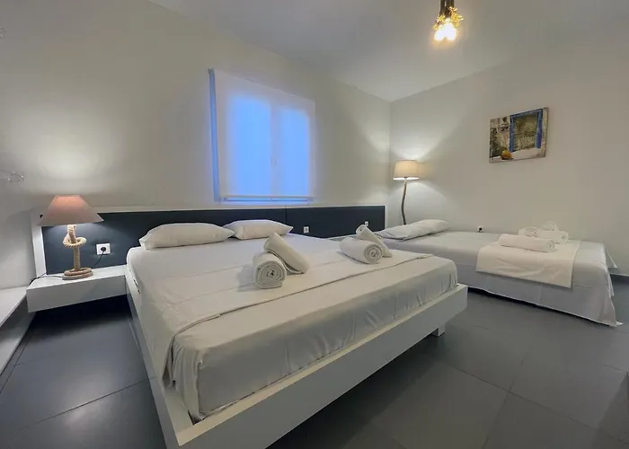 Faskomilo Paros * Науса